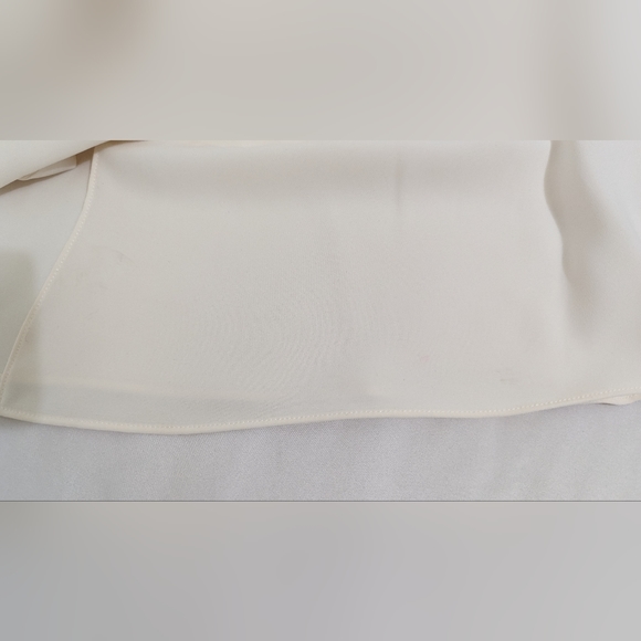 Amanda Uprichard 2 Piece Set in White Large Top Medium Shorts Revolve - Picture 9 of 11